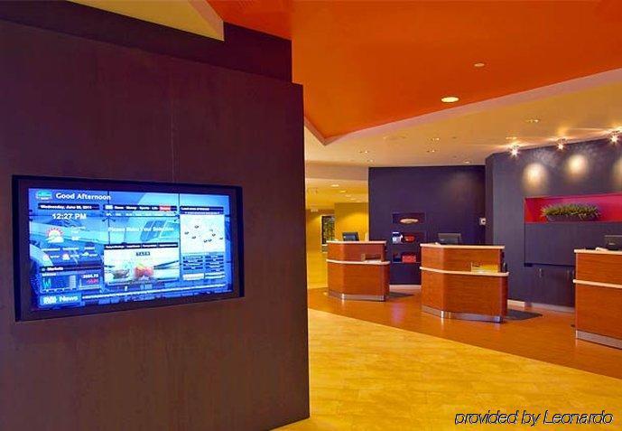 Courtyard By Marriott New York Laguardia Airport 호텔 내부 사진